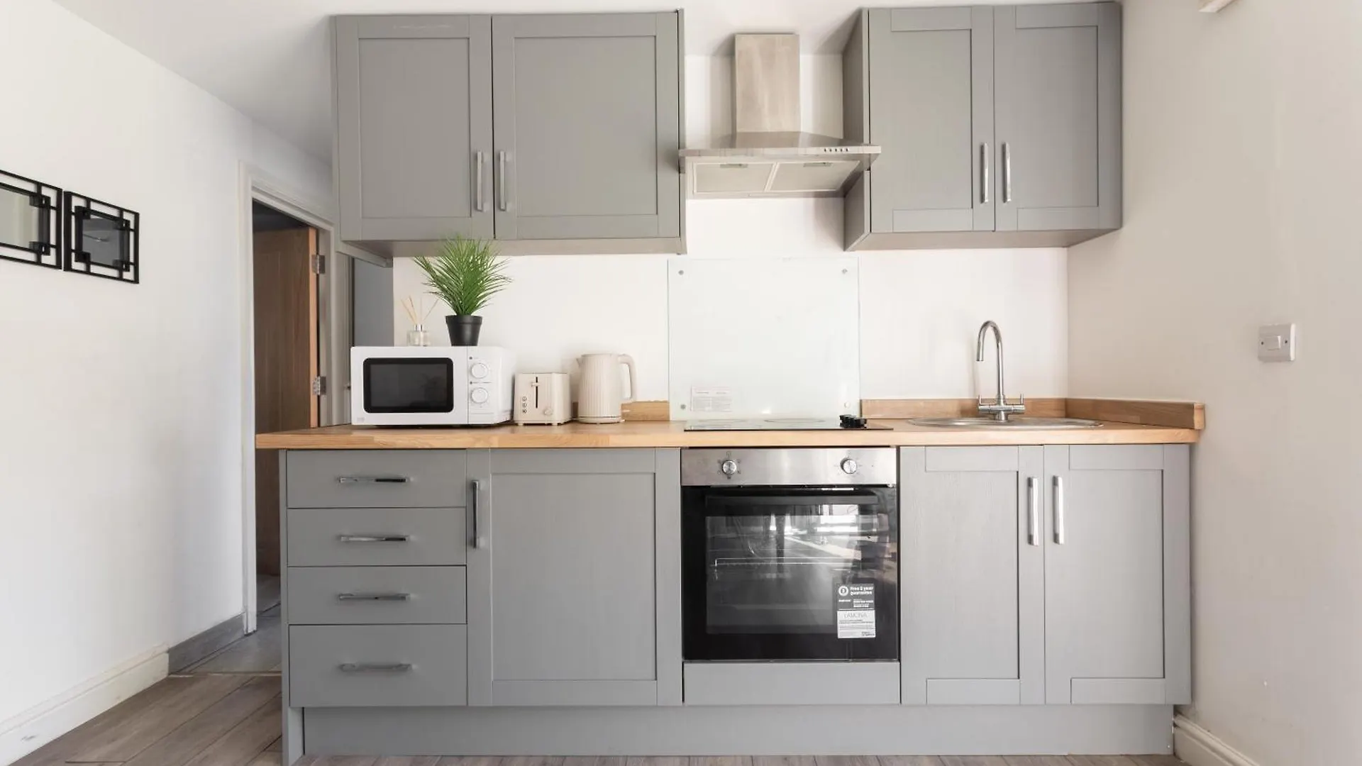 Two Bedroom Apartment By Brookland Stays Serviced Accommodation Short Lets Brighton With Free Wifi Reino Unido